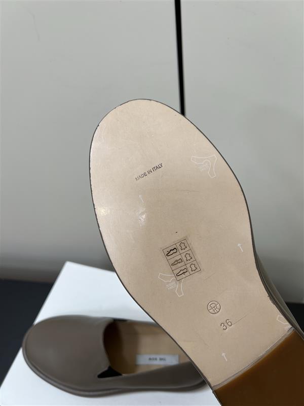 2025112812814928 290